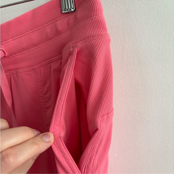 Lululemon Women's Pink Jogger Pants - Picture 8 of 14